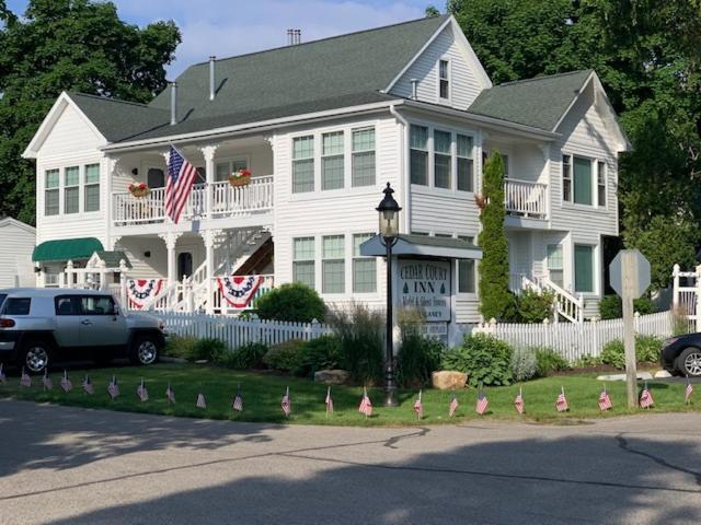 Cedar Court Inn Fish Creek Kültér fotó